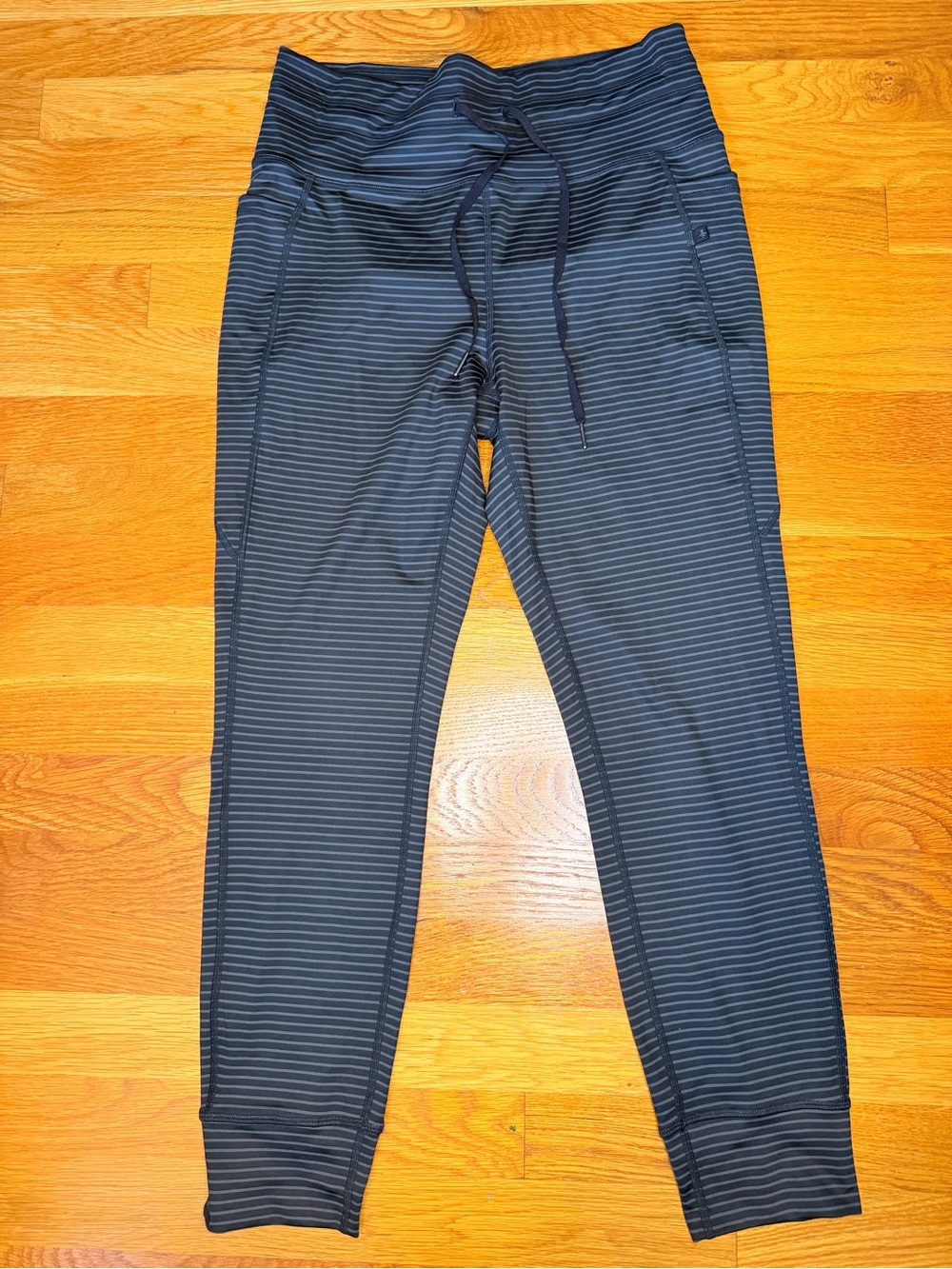 NWOT Halara Striped Joggers Large 7/8 High Rise Drawstring Pocket Lounge Pants